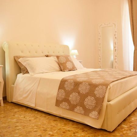B&B Bonnes Suites Napoli Dış mekan fotoğraf