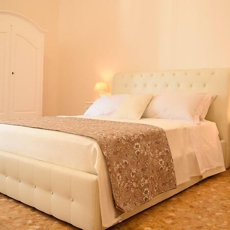B&B Bonnes Suites Napoli Dış mekan fotoğraf