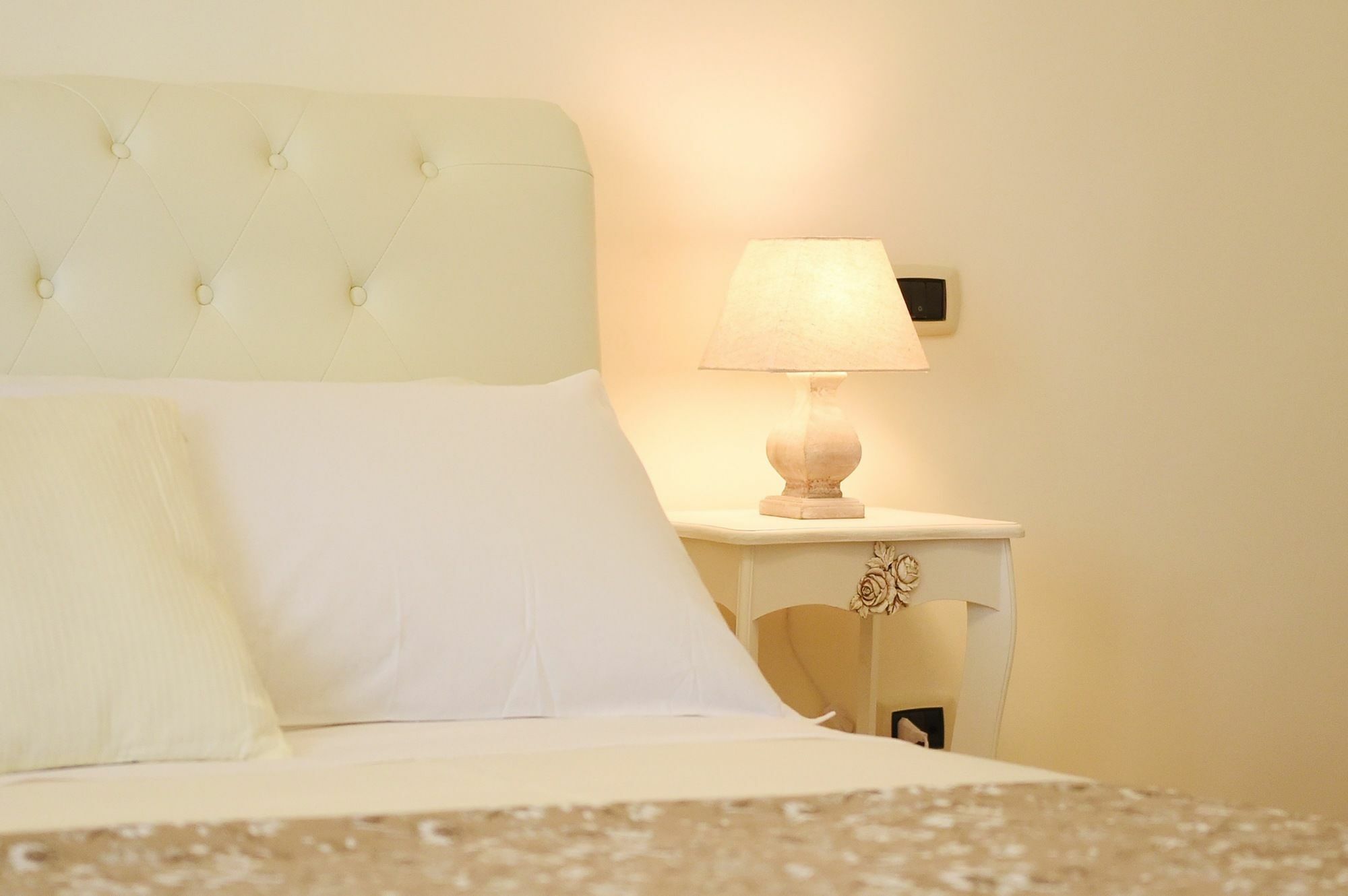 B&B Bonnes Suites Napoli Dış mekan fotoğraf