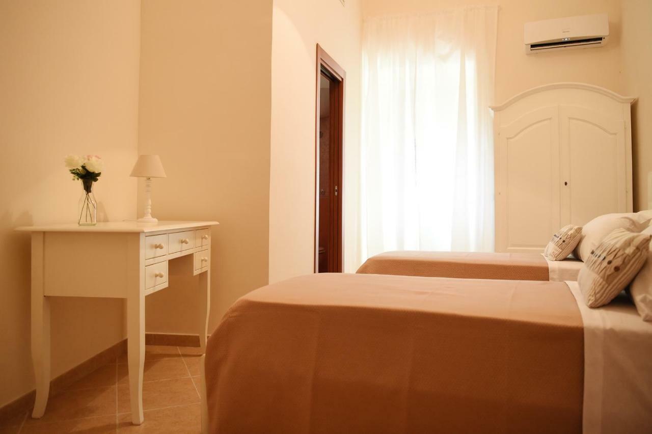 B&B Bonnes Suites Napoli Dış mekan fotoğraf